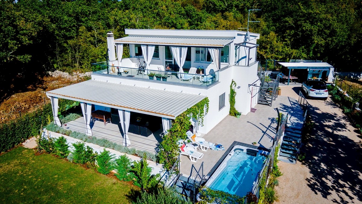 Malinska, dintorni, casa moderna con piscina, ampio giardino e vista