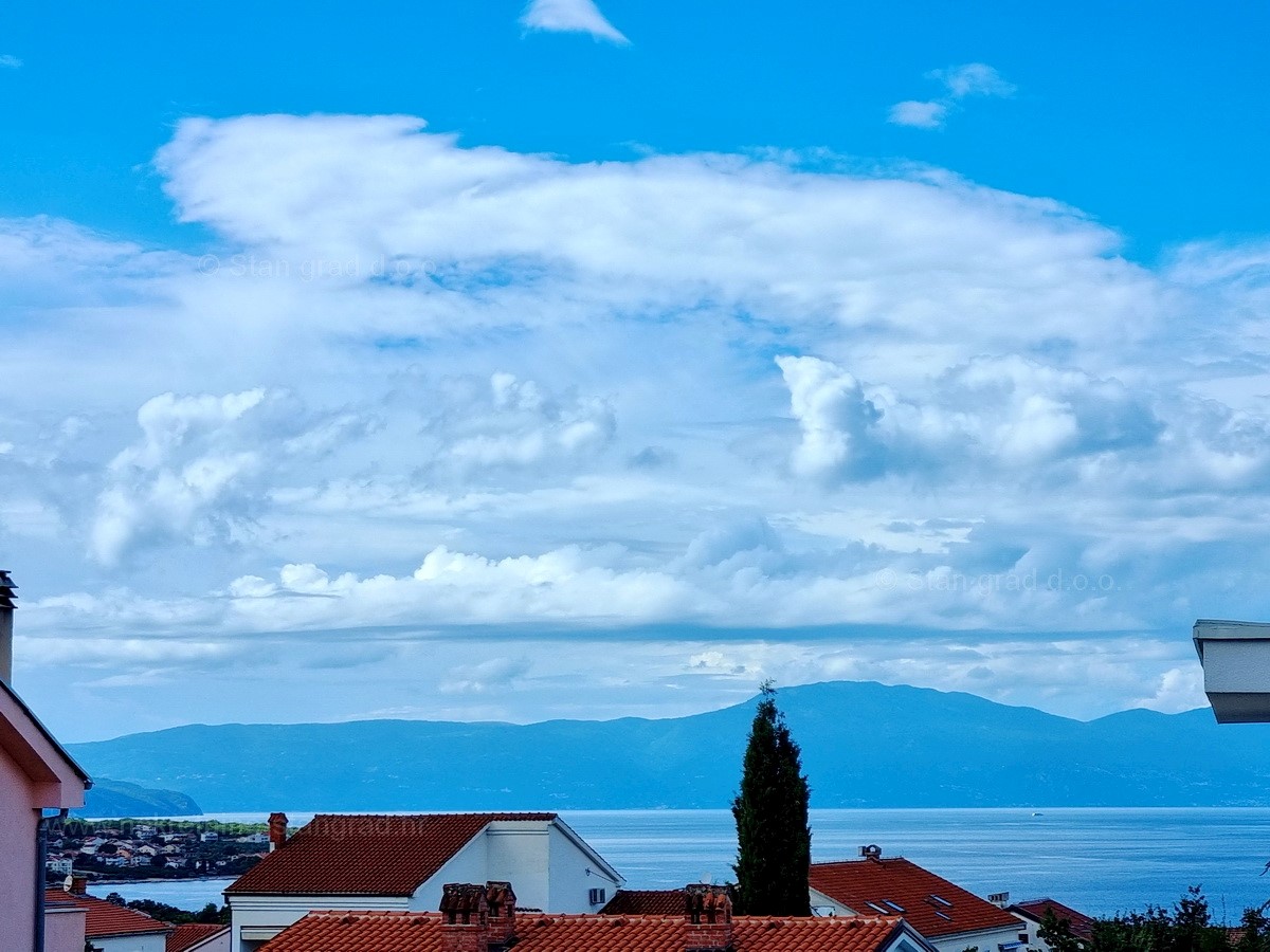 Malinska, nuova costruzione di qualità, 1° piano con vista mare, VENDITA!