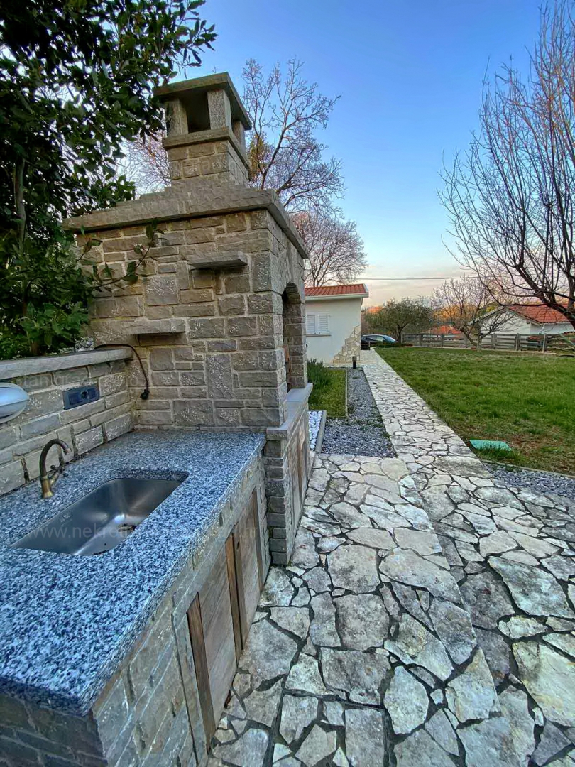 Uvala Soline, dintorni, vendita casa bifamiliare con vista in posizione tranquilla!