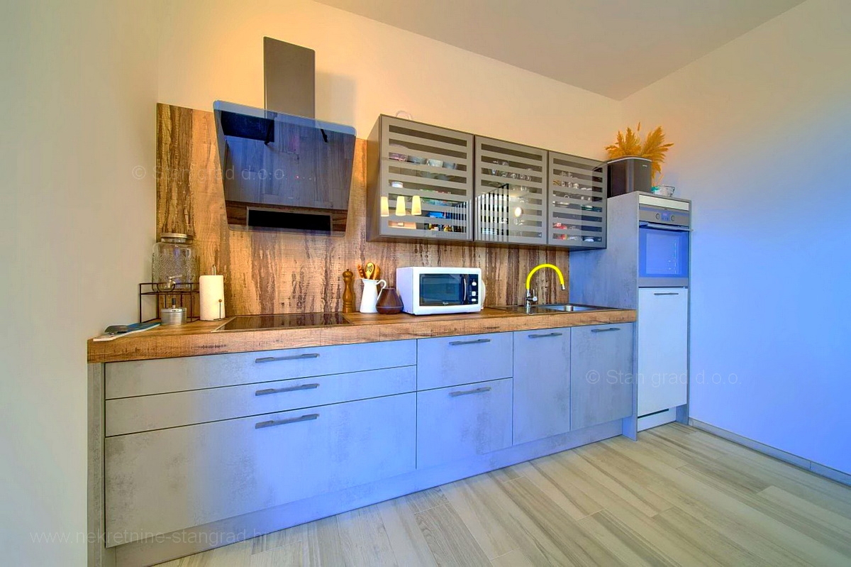 Isola di Krk, Vrbnik, nuova e moderna casa bifamiliare con piscina e vista sul mare aperto!