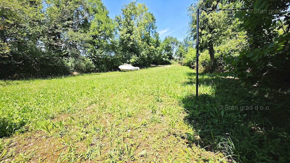 Zona Malinska, terreno agricolo con fabbricato esistente di 40 mq!