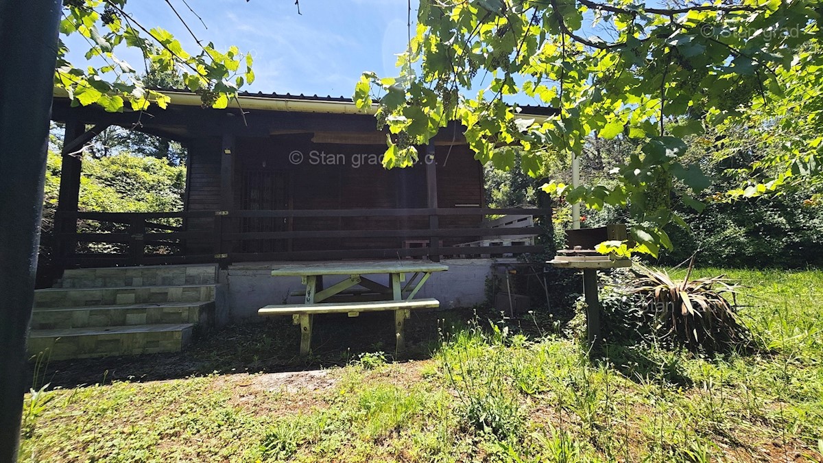 Zona Malinska, terreno agricolo con fabbricato esistente di 40 mq!