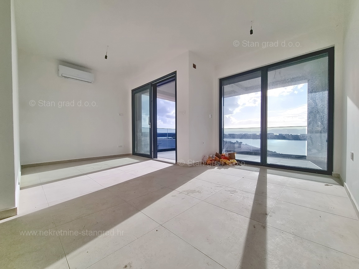 Omišalj, appartamento in una nuova costruzione vicino al mare con vista aperta!
