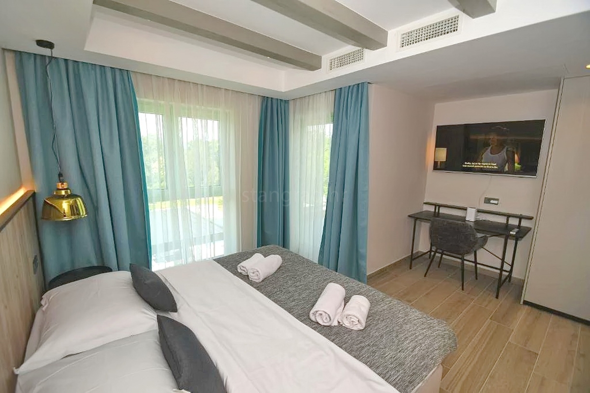 Krk, dintorni, villa mediterranea con ampio giardino!