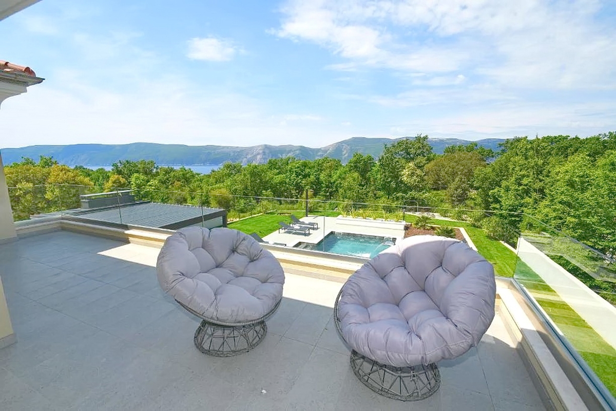 Krk, dintorni, villa mediterranea con ampio giardino!