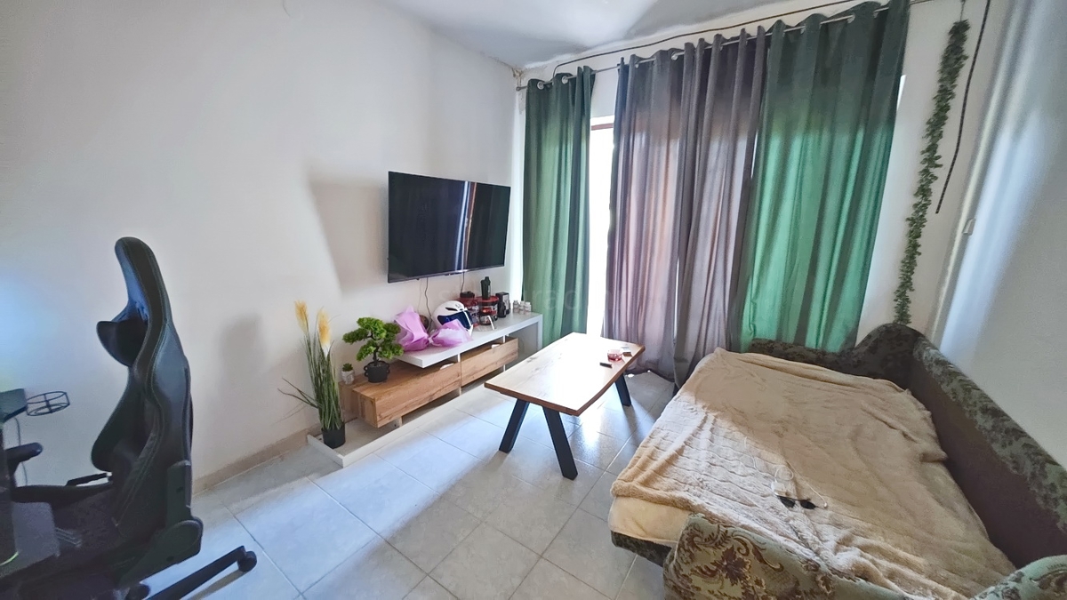 Krk, appartamento con una camera da letto al piano terra con giardino!