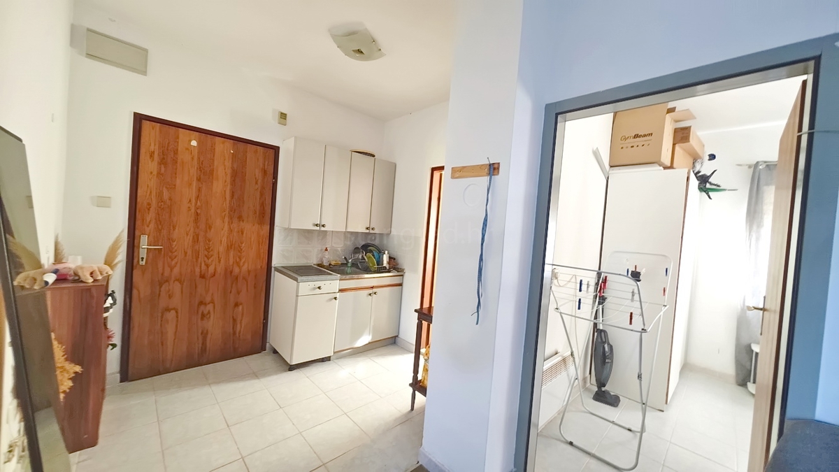 Krk, appartamento con una camera da letto al piano terra con giardino!