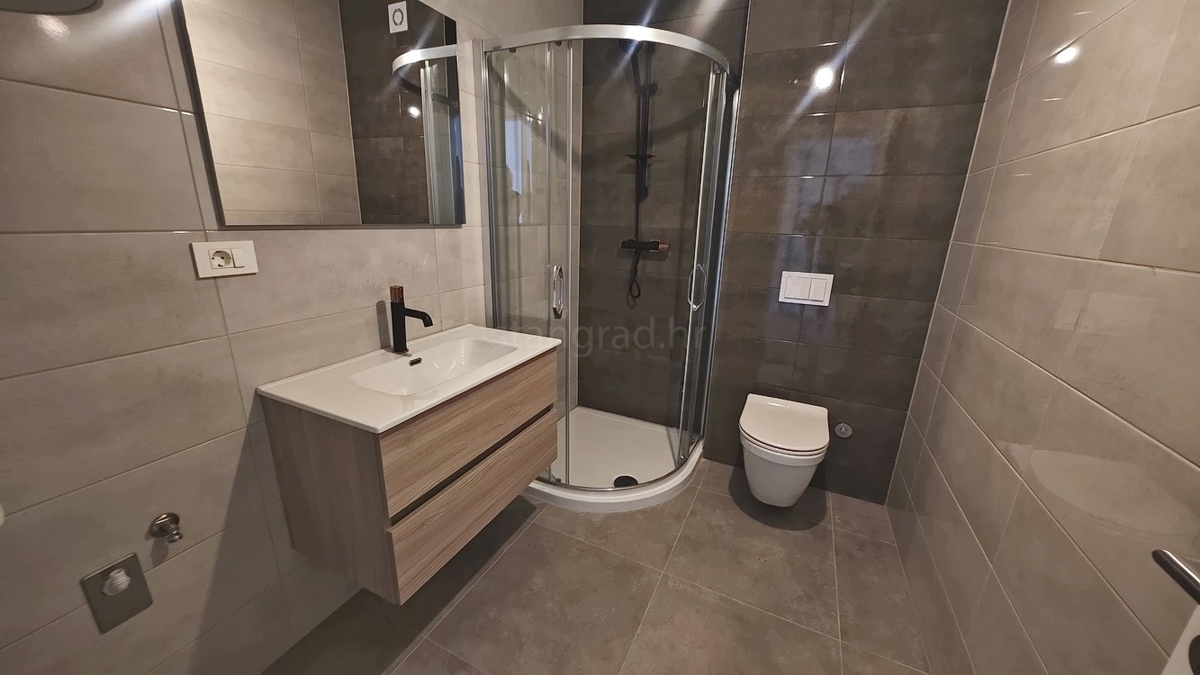 Šilo, appartamento al 1° piano di un nuovo edificio con vista mare!