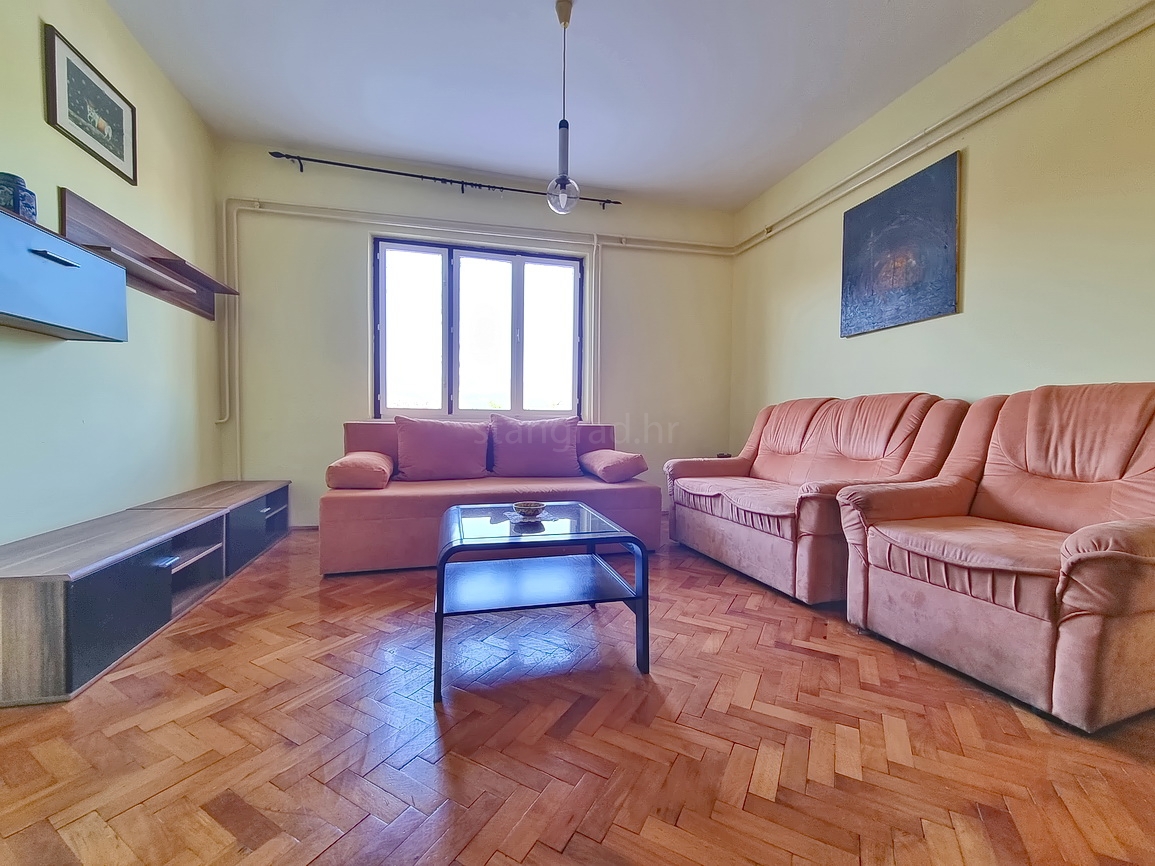 Šilo, una casa con 3 appartamenti e una bellissima vista sul mare!