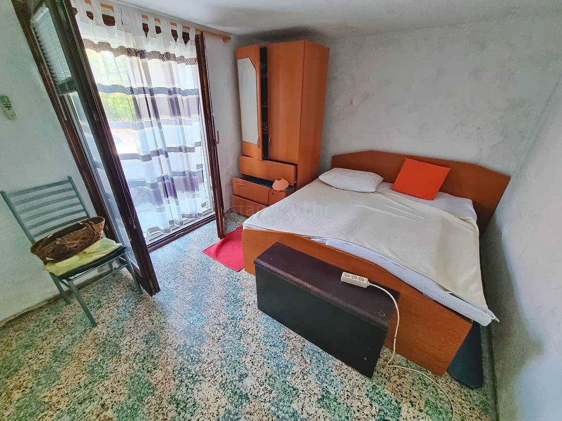 Šilo, una casa con 3 appartamenti e una bellissima vista sul mare!