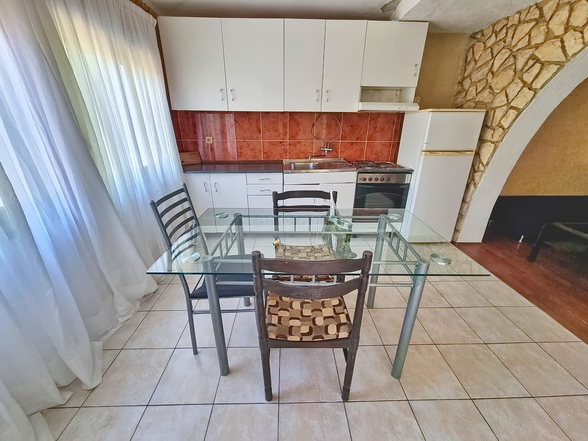Šilo, una casa con 3 appartamenti e una bellissima vista sul mare!