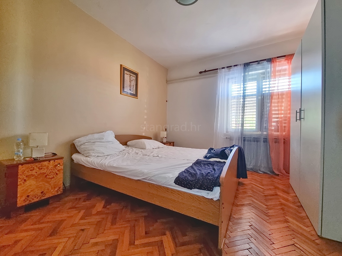 Šilo, una casa con 3 appartamenti e una bellissima vista sul mare!