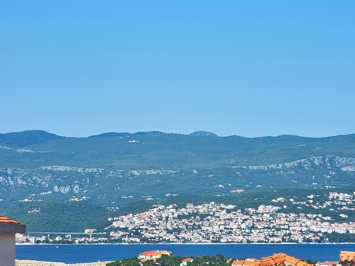 Šilo, una casa con 3 appartamenti e una bellissima vista sul mare!