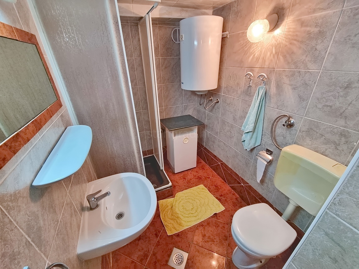 Šilo, una casa con 3 appartamenti e una bellissima vista sul mare!