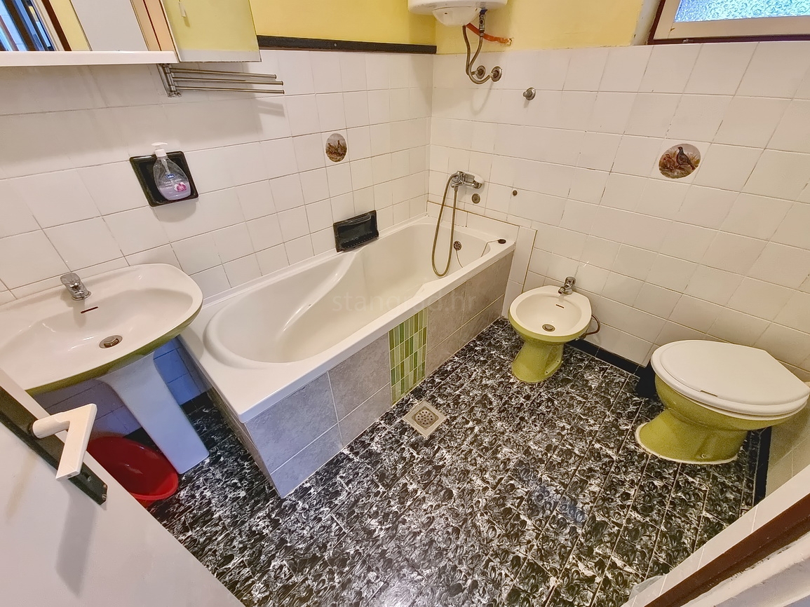 Šilo, una casa con 3 appartamenti e una bellissima vista sul mare!