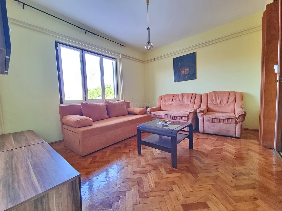 Šilo, una casa con 3 appartamenti e una bellissima vista sul mare!