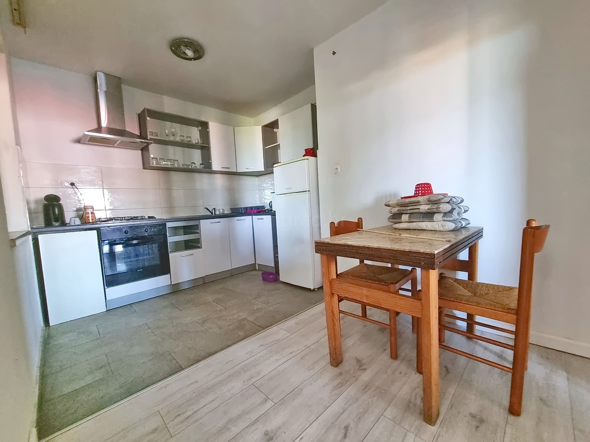 Šilo, una casa con 3 appartamenti e una bellissima vista sul mare!