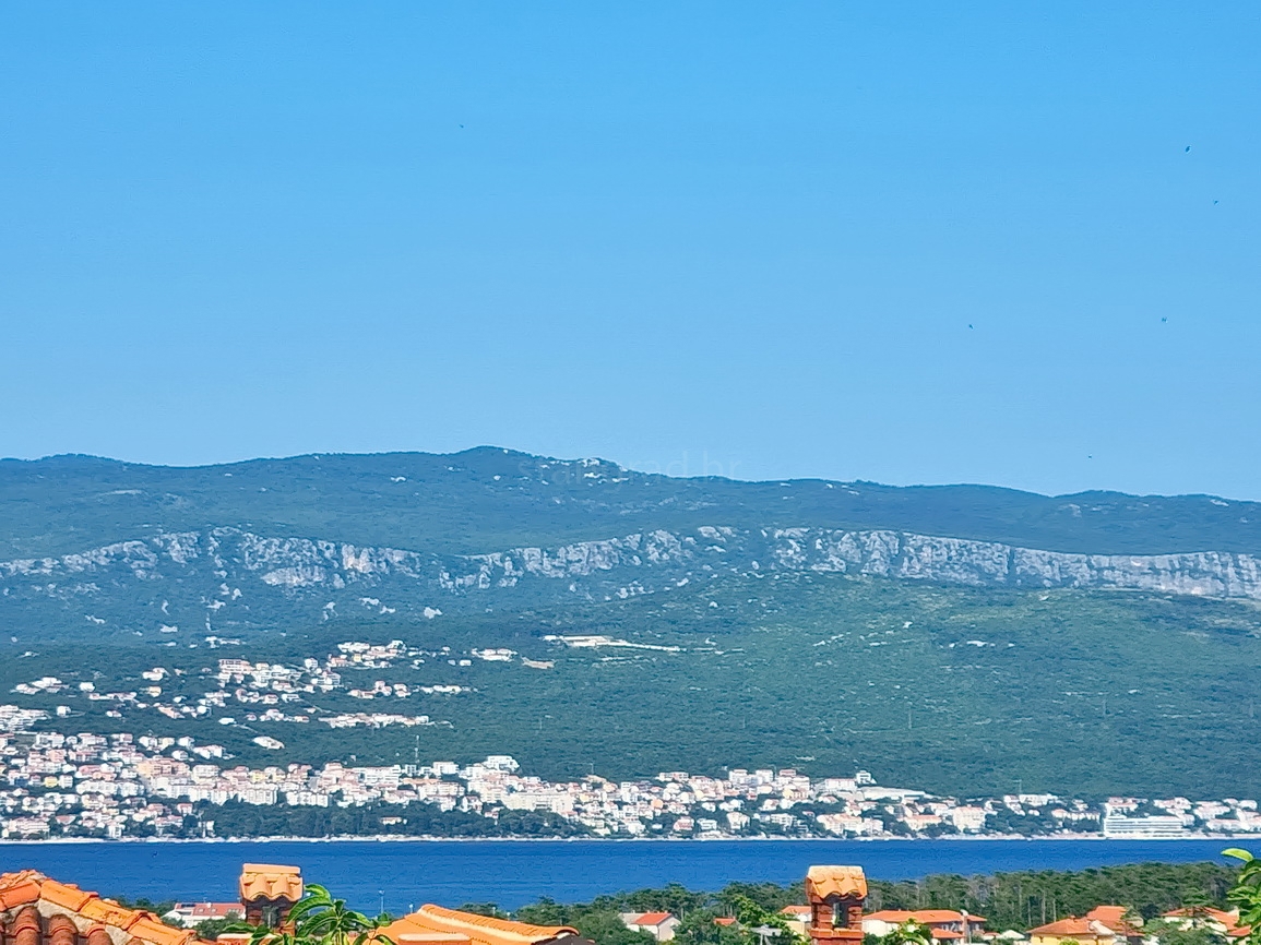 Šilo, una casa con 3 appartamenti e una bellissima vista sul mare!