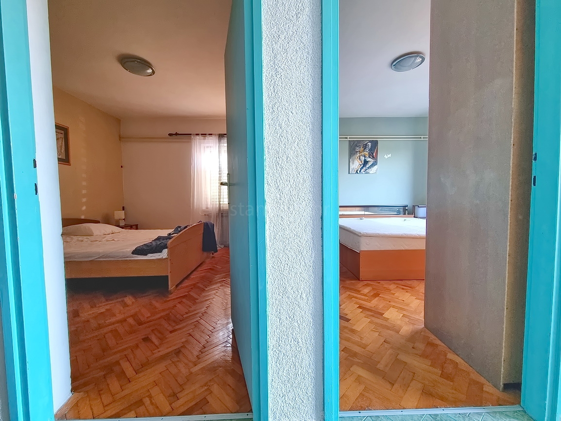Šilo, una casa con 3 appartamenti e una bellissima vista sul mare!