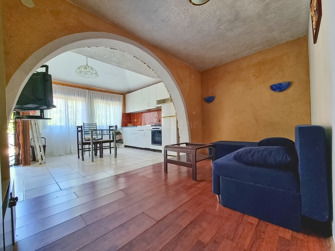 Šilo, una casa con 3 appartamenti e una bellissima vista sul mare!