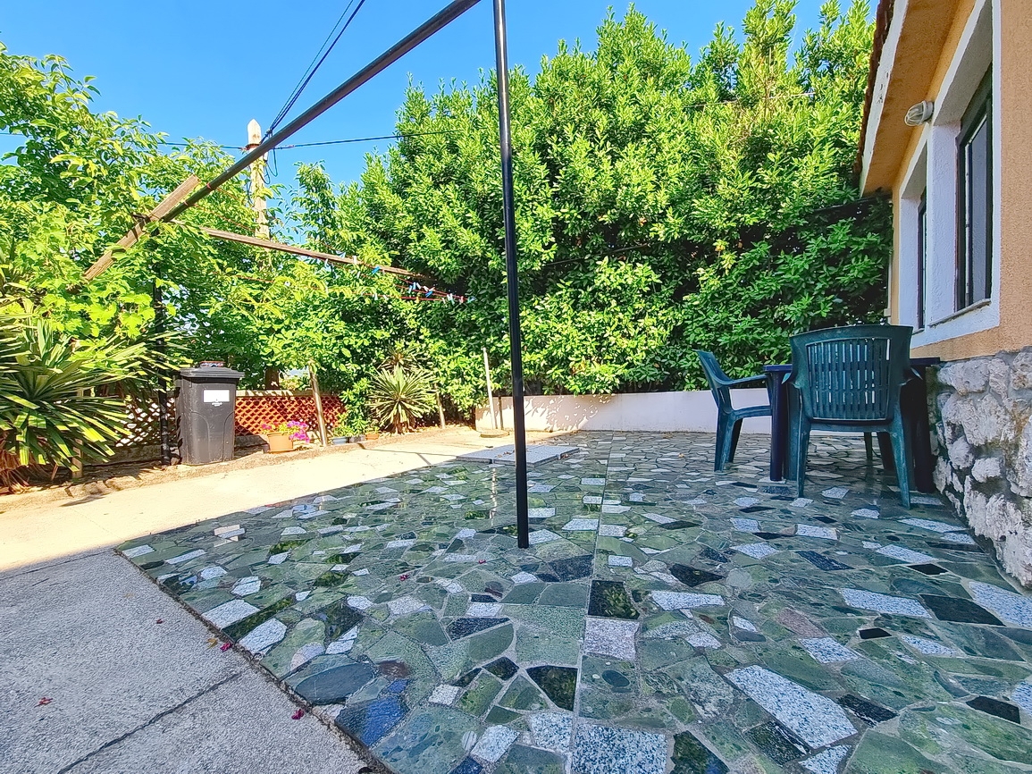 Šilo, una casa con 3 appartamenti e una bellissima vista sul mare!