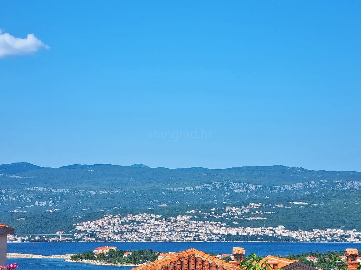 Šilo, una casa con 3 appartamenti e una bellissima vista sul mare!