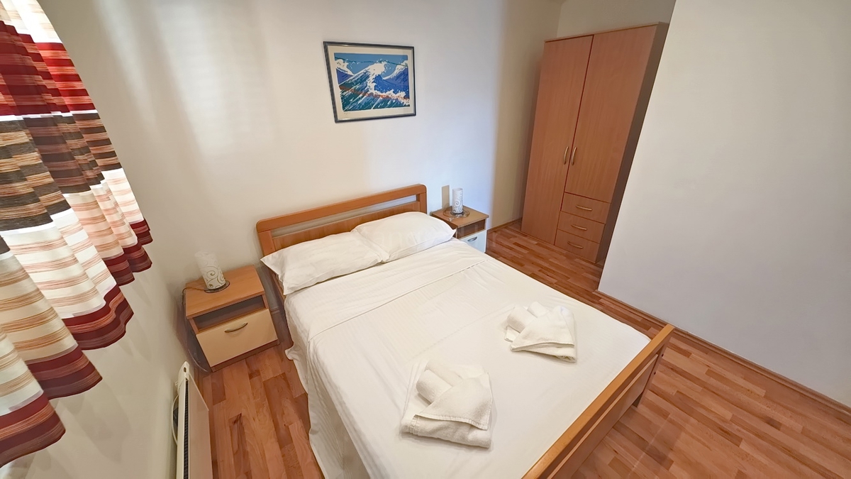 Njivice, casa bifamiliare con due unità abitative vicino al mare!