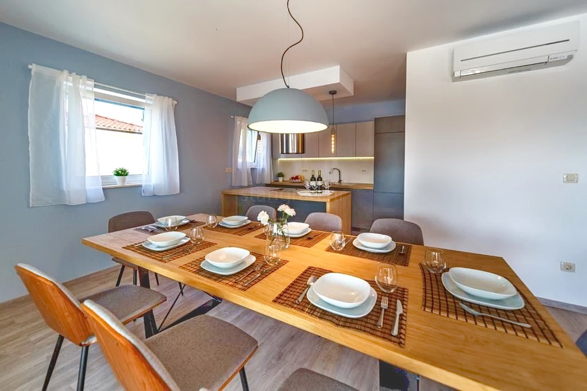 Malinska, lussuosa villa mediterranea con piscina e vista mare!