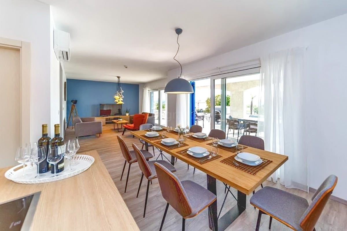 Malinska, lussuosa villa mediterranea con piscina e vista mare!