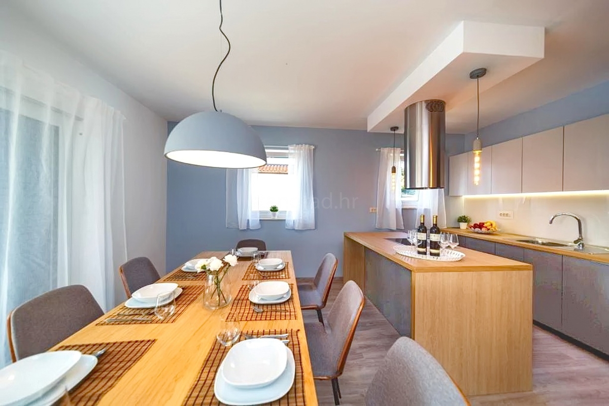 Malinska, lussuosa villa mediterranea con piscina e vista mare!