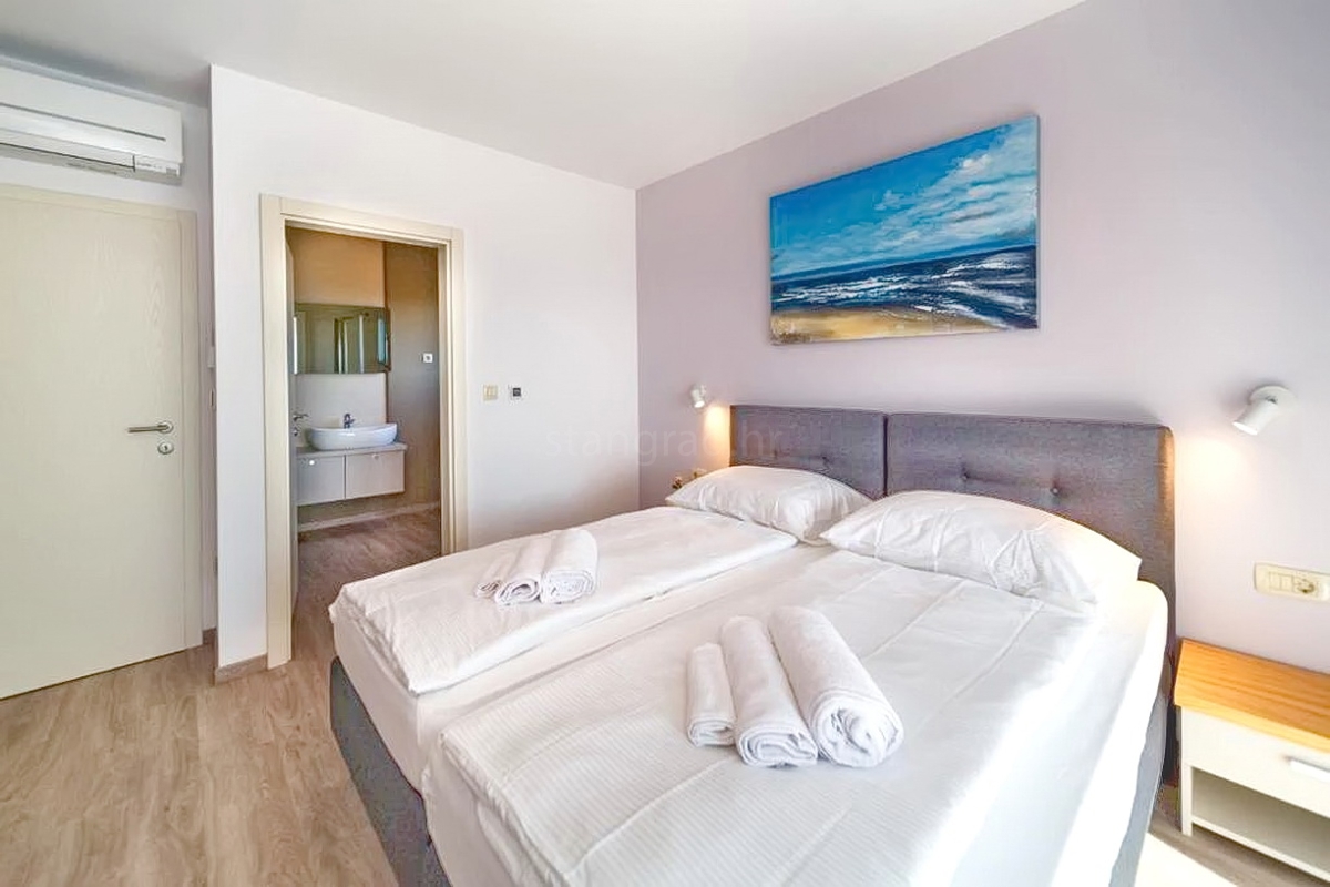 Malinska, lussuosa villa mediterranea con piscina e vista mare!