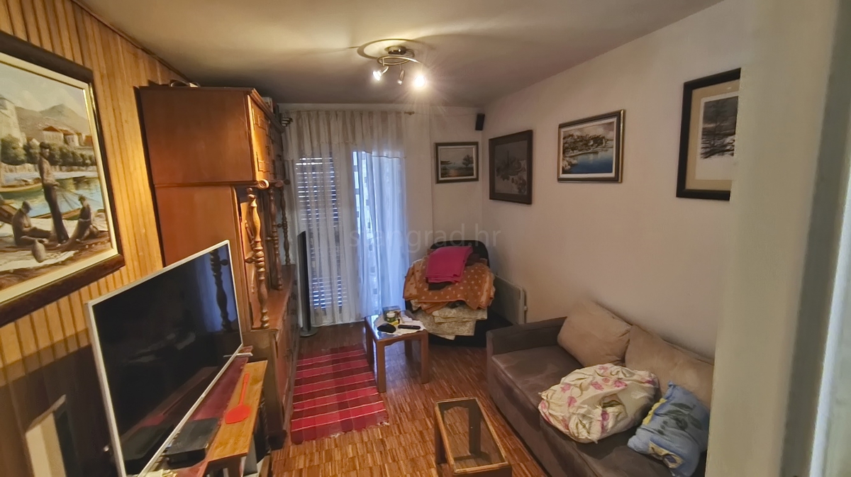 Crikvenica, appartamento con tre camere da letto, due terrazze e giardino!