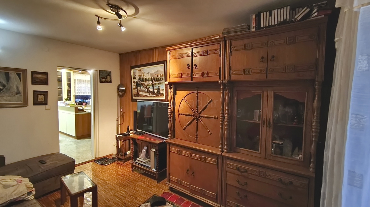 Crikvenica, appartamento con tre camere da letto, due terrazze e giardino!