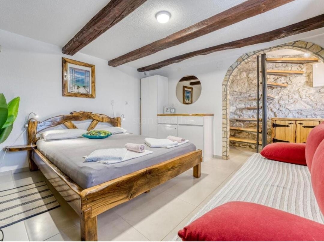 Crikvenica, splendida casa in pietra con vista mare!