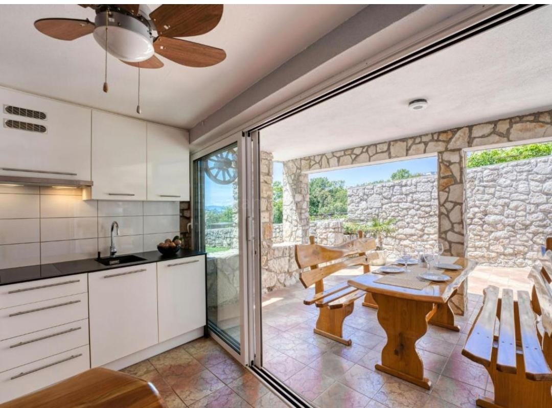Crikvenica, splendida casa in pietra con vista mare!