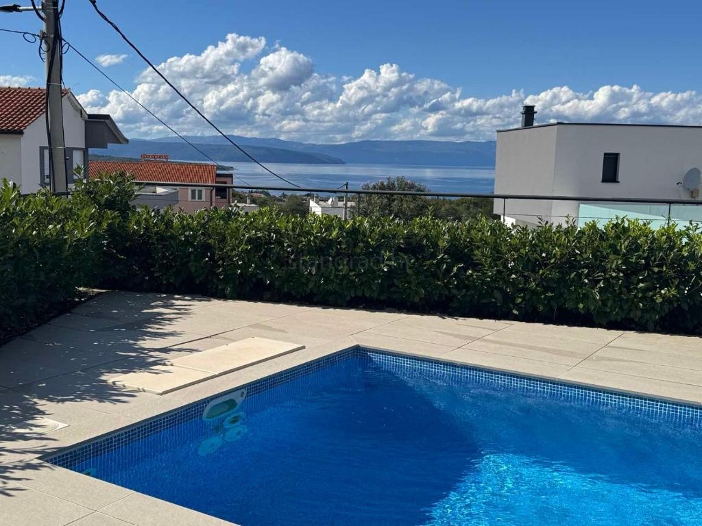 Zona Malinska, casa moderna con piscina e vista mare!