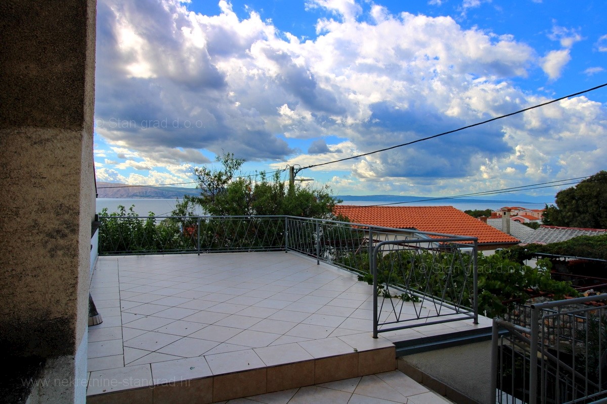 Novi Vinodolski, dintorni, casa bifamiliare con giardino e vista mare