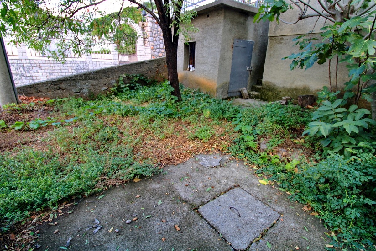 Novi Vinodolski, dintorni, casa bifamiliare con giardino e vista mare