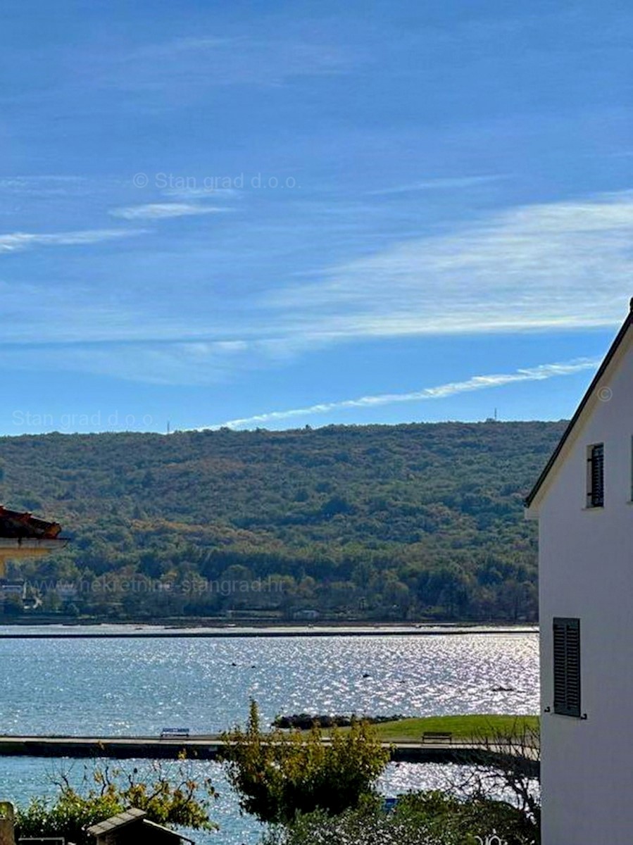 Uvala Soline, casa indipendente seconda fila al mare, posizione top!