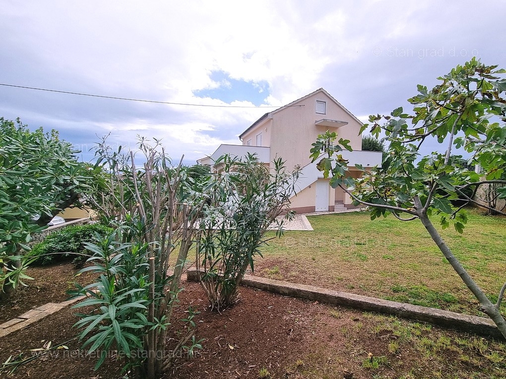 Šilo, appartamento al 1° piano della casa, 80 m dal mare!