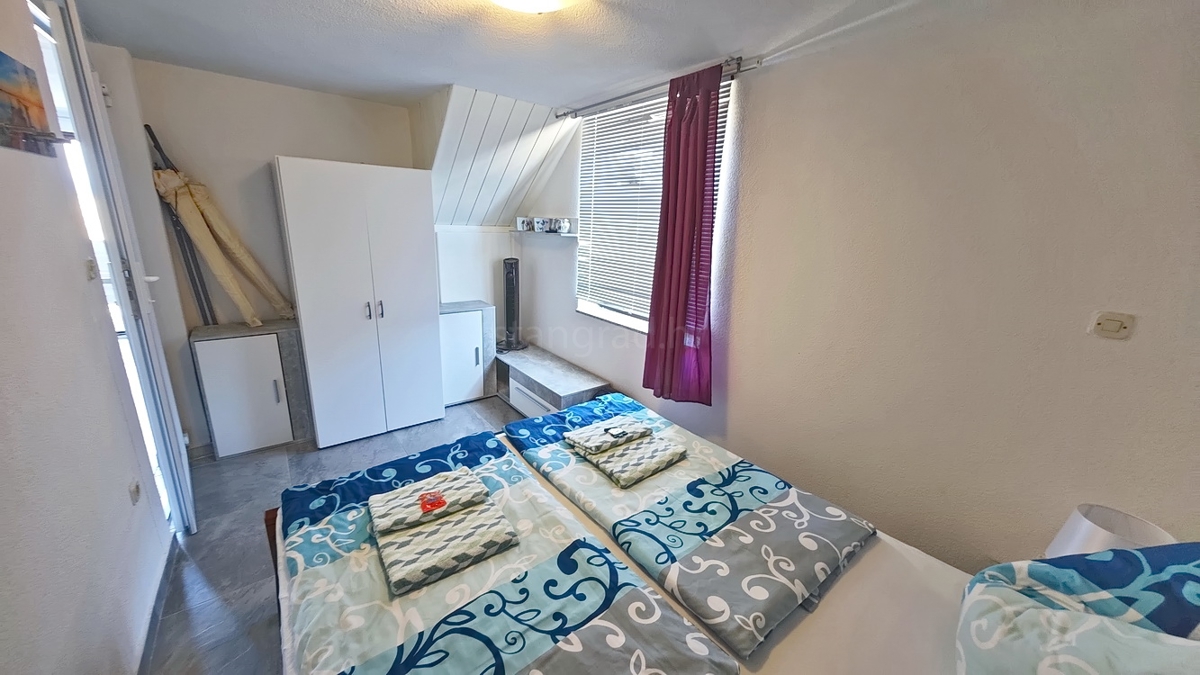 Malinska, appartamento duplex vicino al centro e al mare! Ottima posizione!