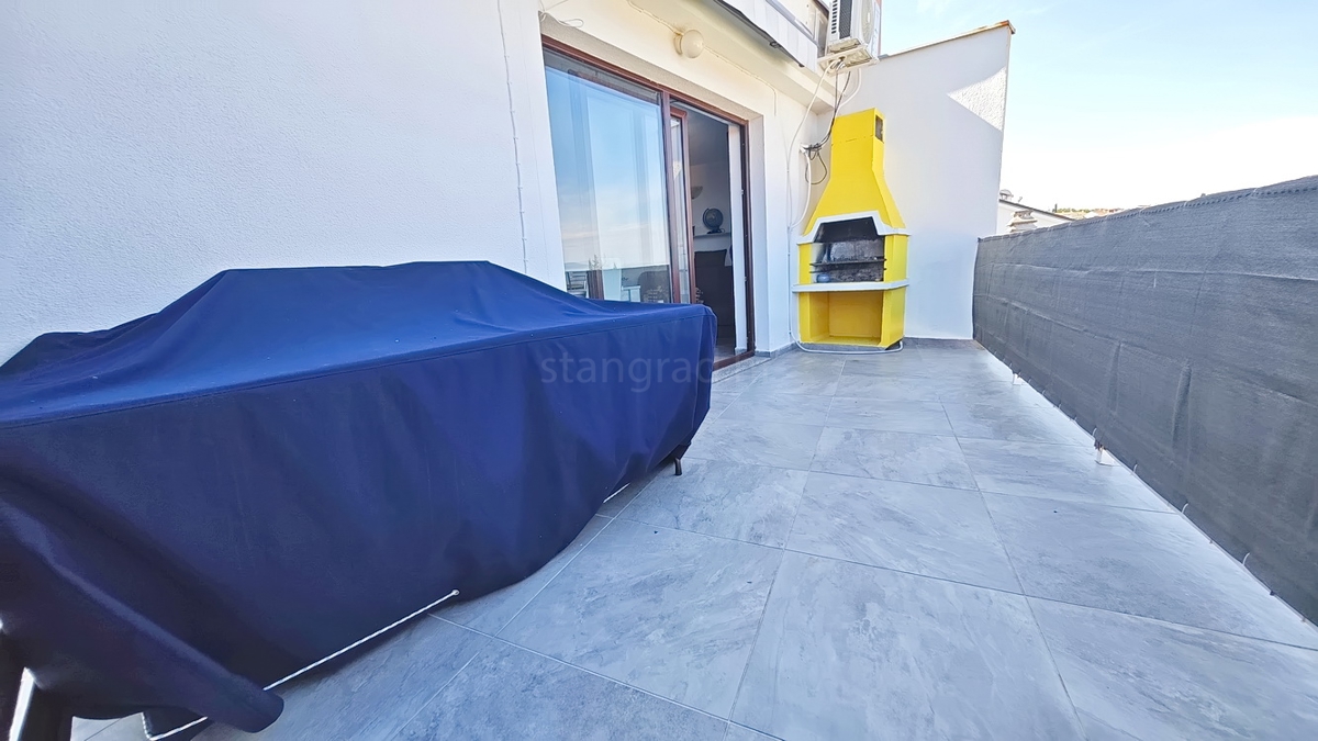 Malinska, appartamento duplex vicino al centro e al mare! Ottima posizione!