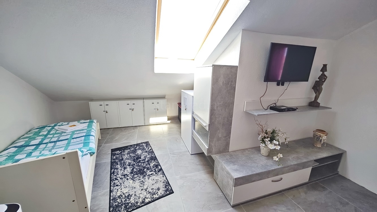 Malinska, appartamento duplex vicino al centro e al mare! Ottima posizione!