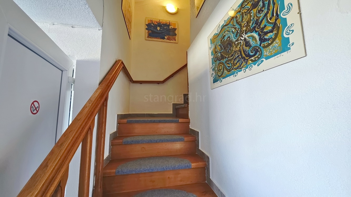 Malinska, appartamento duplex vicino al centro e al mare! Ottima posizione!