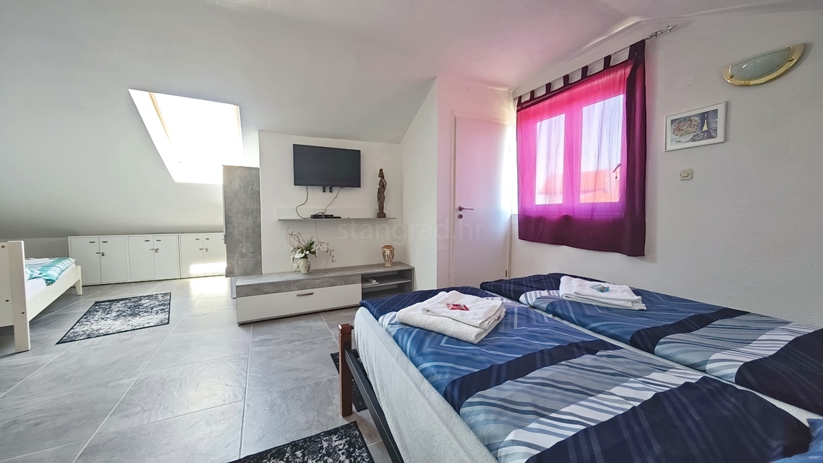 Malinska, appartamento duplex vicino al centro e al mare! Ottima posizione!