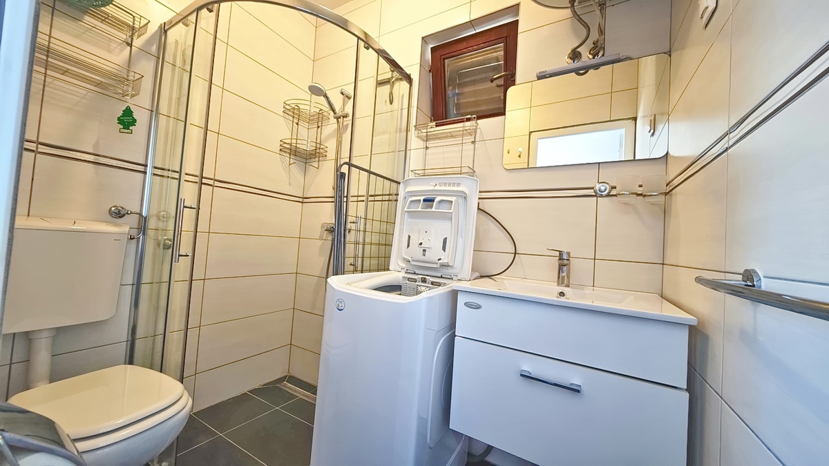 Malinska, appartamento duplex vicino al centro e al mare! Ottima posizione!