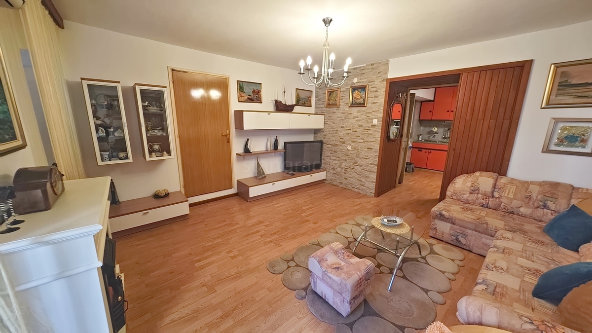 Omišalj, casa a schiera con giardino e parcheggio!