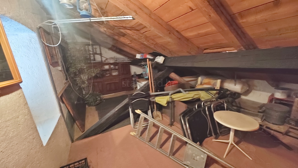 Omišalj, casa a schiera con giardino e parcheggio!