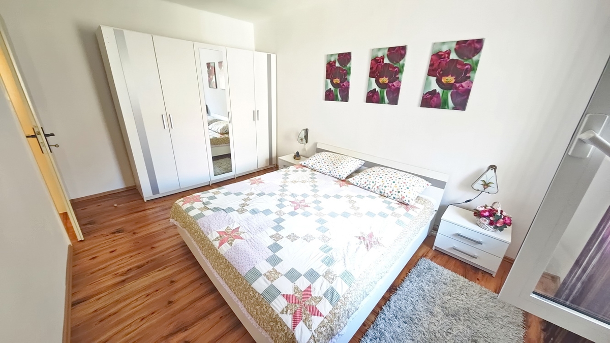 Omišalj, casa a schiera con giardino e parcheggio!