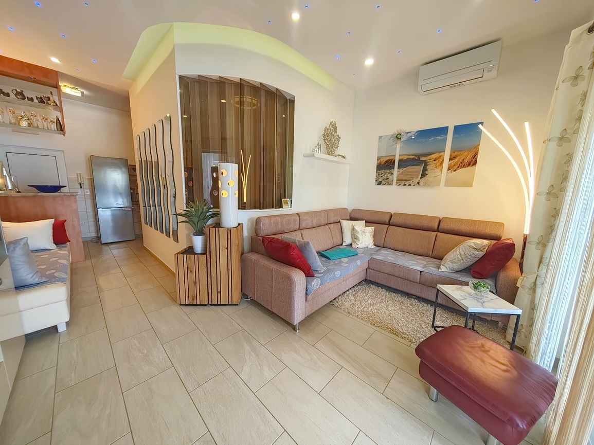 Baška, appartamento arredato prima fila al mare!